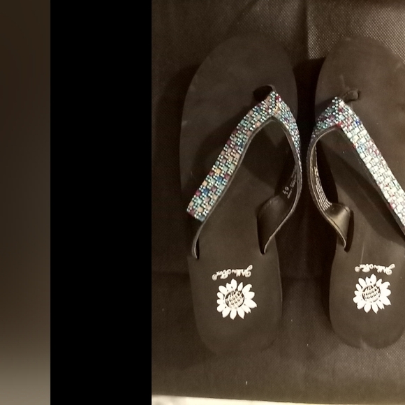 Yellow Box 1- NWT, Multi Colored Beads,Leather Upper Straps Wedge Style Slippers - Picture 4 of 7